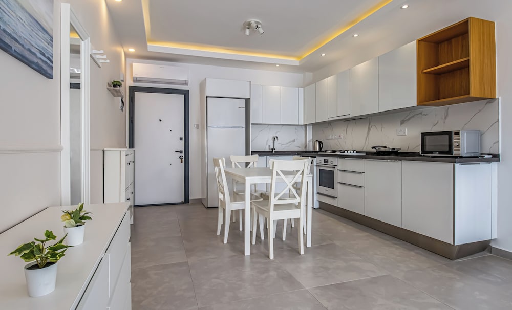 Caesar Blue Seaside Luxury Apartments