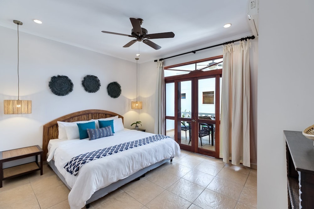 2br/2ba Unit in Exclusive Community view 3