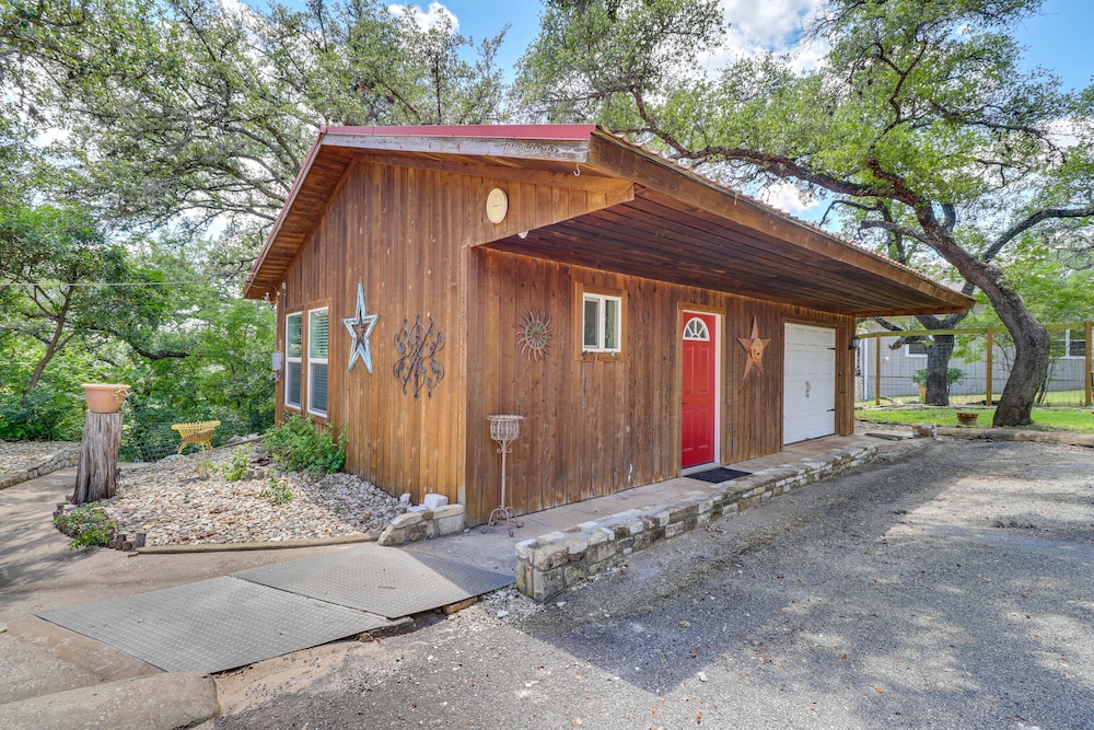 Waterfront Spicewood Home: Deck, Fire Pit Grill - Property Image 31