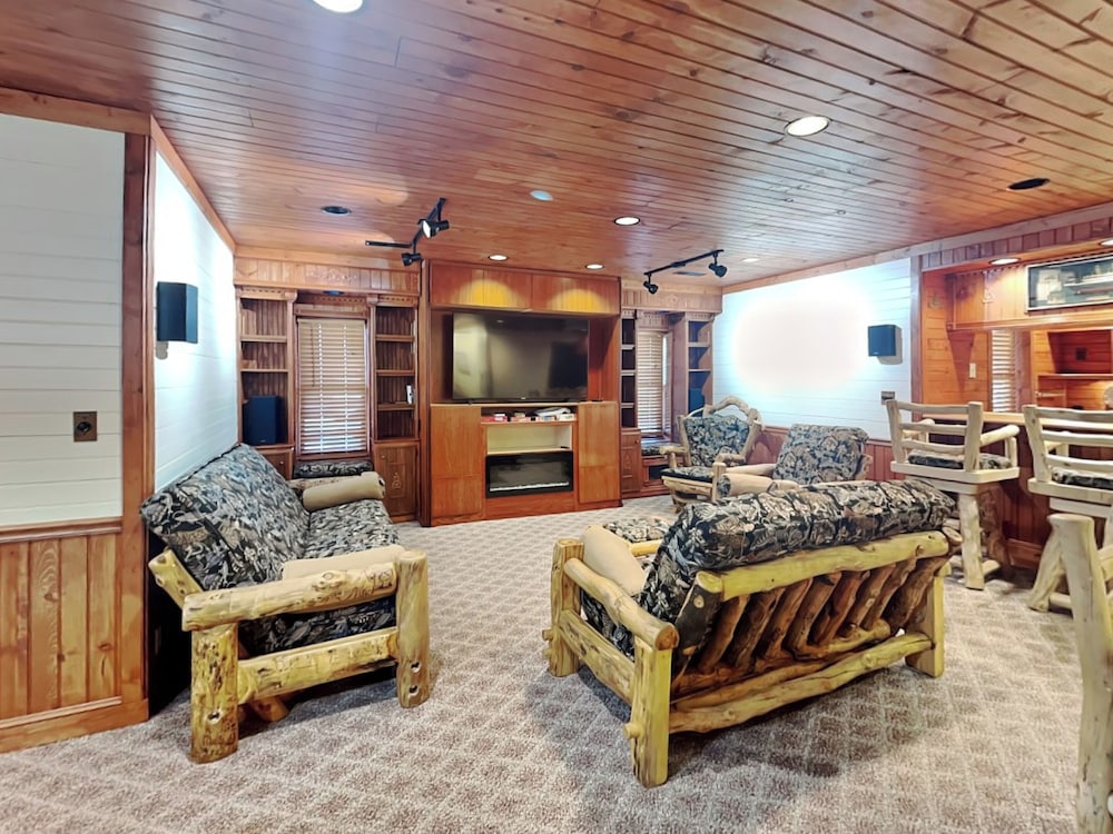 Tranquil Cove by Jackson Mountain Rentals