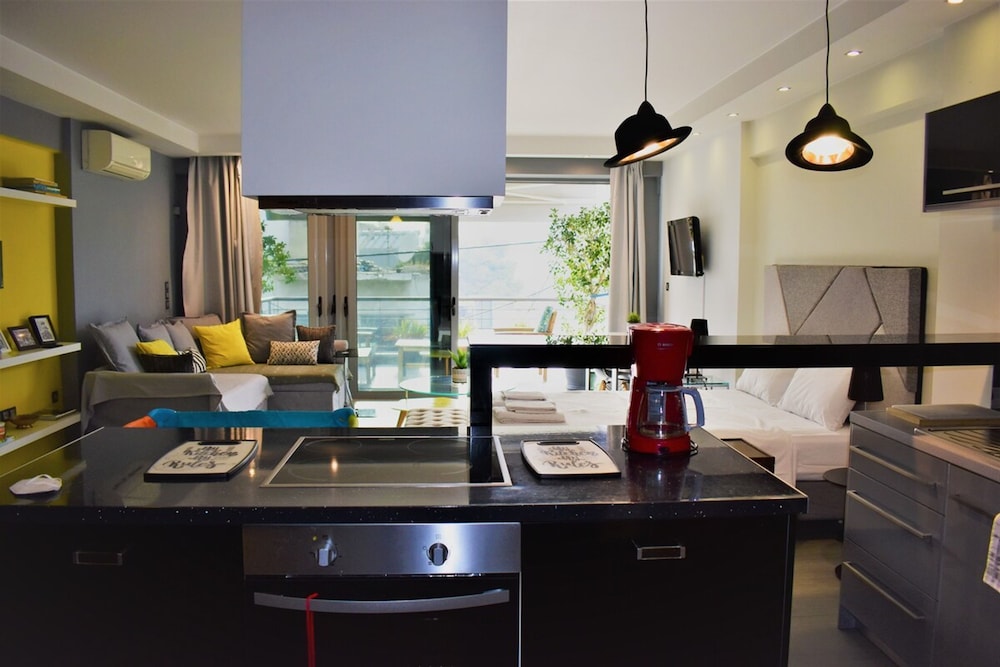 Stylish Boutique Loft With Private Balcony