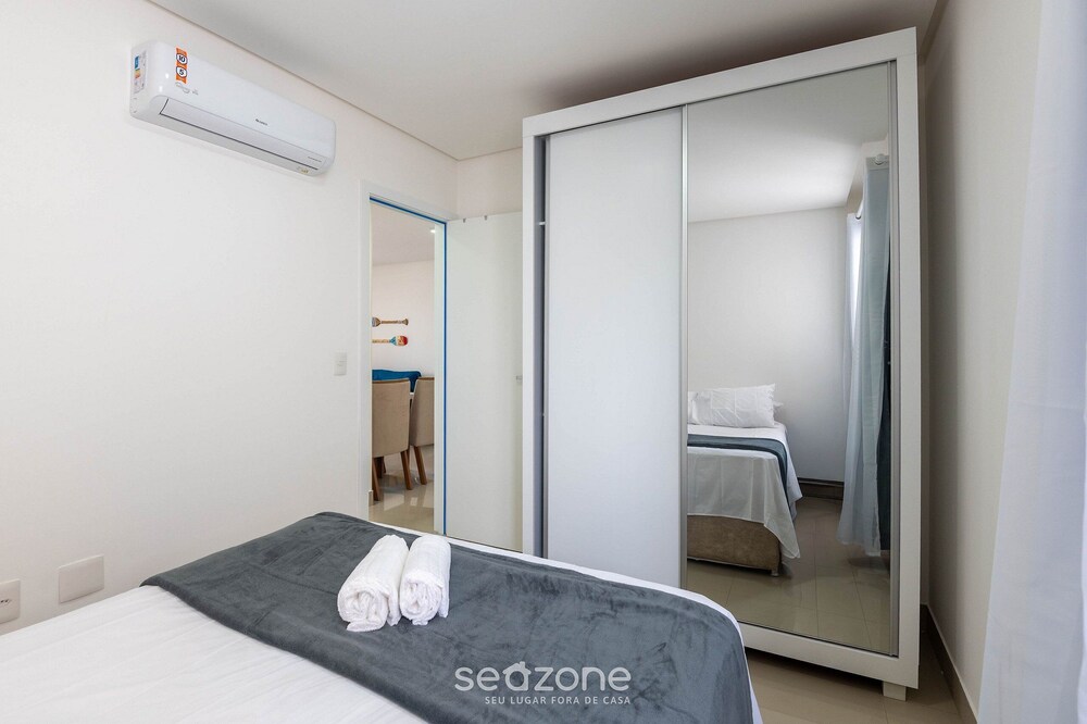 Apart With 2 Bedrooms 400 m From the Beach Ina1306