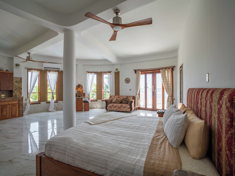 Rising Moon Villa