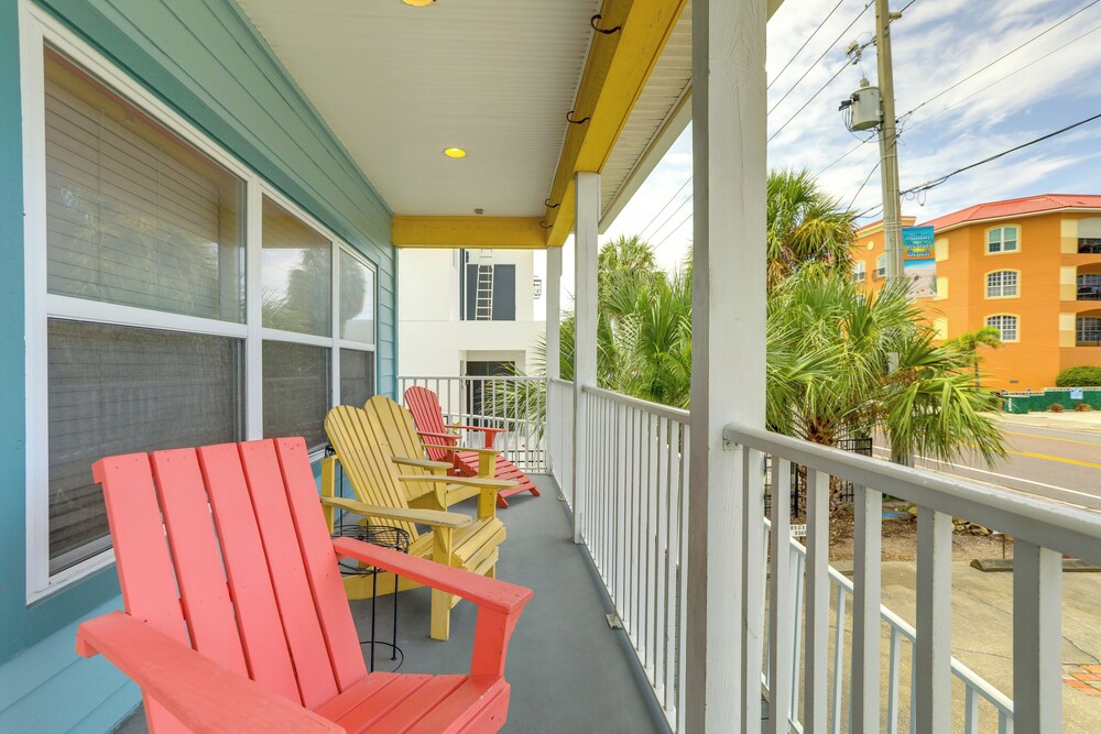 Vibrant Condo - Walk to Indian Rocks Beach!