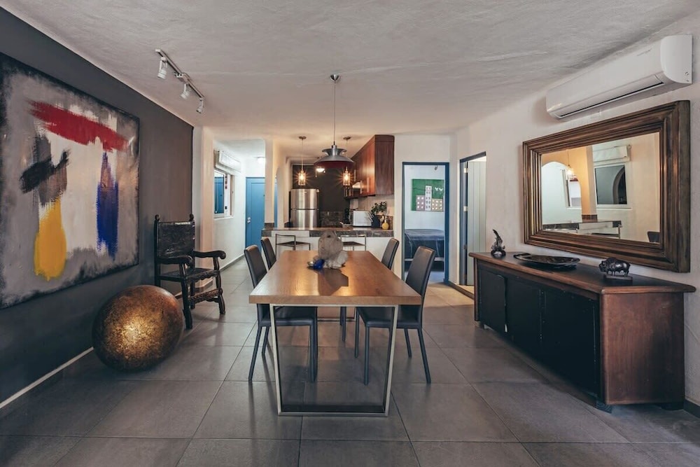 Cozy 2BR King Beds - Rooftop Pool - Fast Wifi