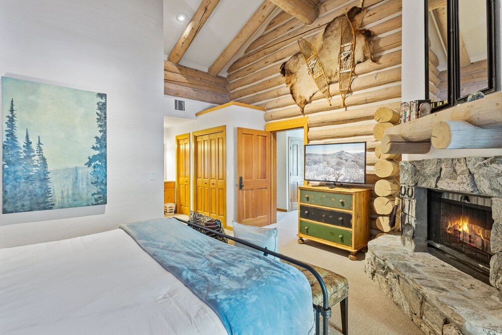 Pine Inn at Trail's End Lodge - Three Bedroom Residence with Spa #2 3 Condo
