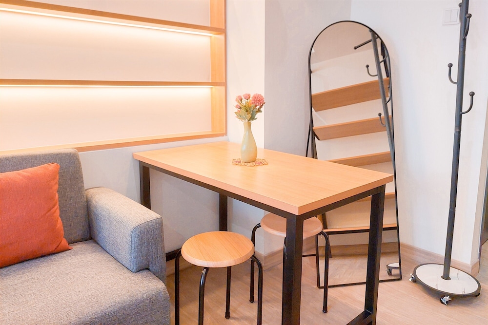 Comfortable Studio At Collins Boulevard Apartment