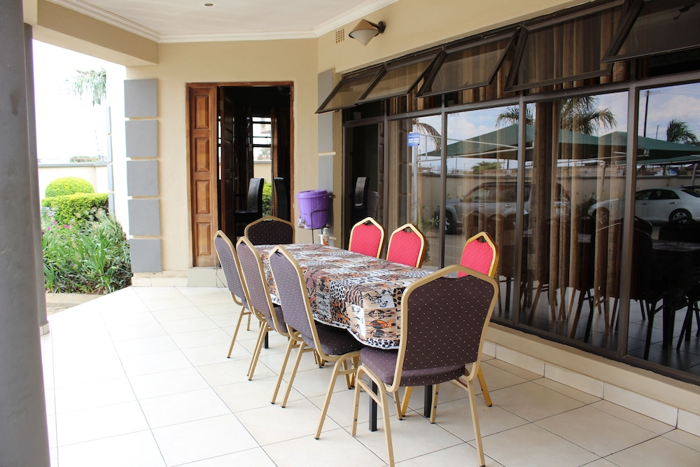 Four Pillars Lodge