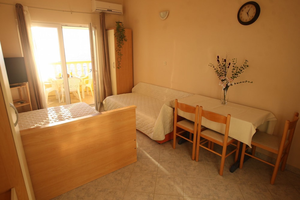 Mladen - Family Friendly & Amazing Location - A2 view 4