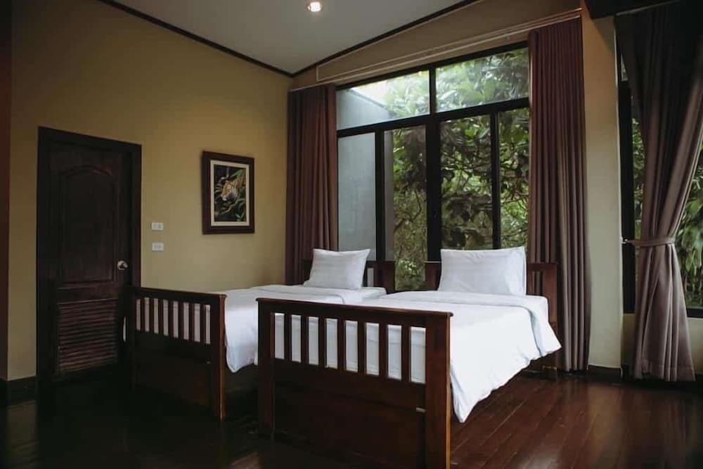 Khaoyai Valley 2 view 4