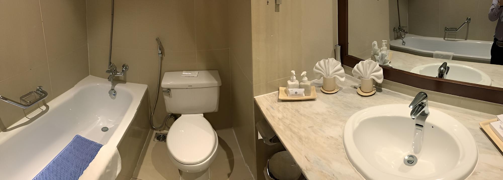 Mon Regency Hotel