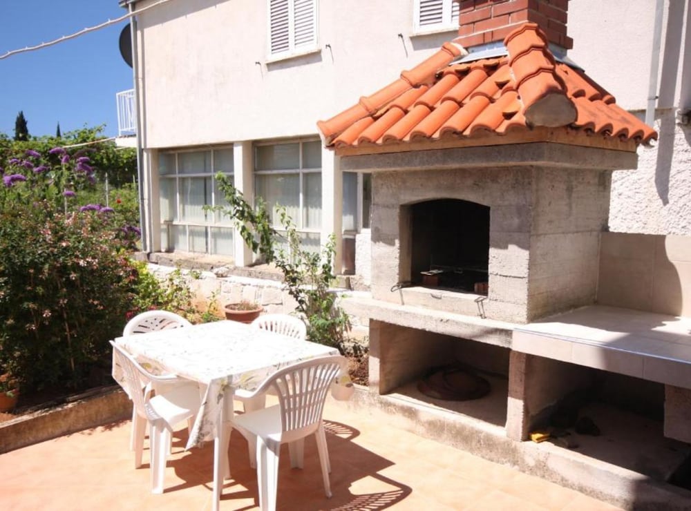 Apartments & Rooms Cakelic II