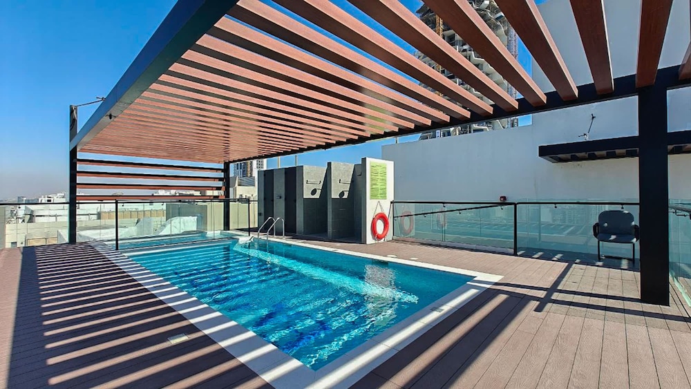 Outstanding Studio in Empire Residence JVC