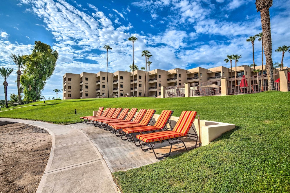 3 Mi to Old Town: Scottsdale Condo w/ Pool & Lake view 3
