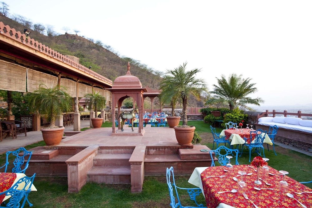 Neemrana Fort-Palace