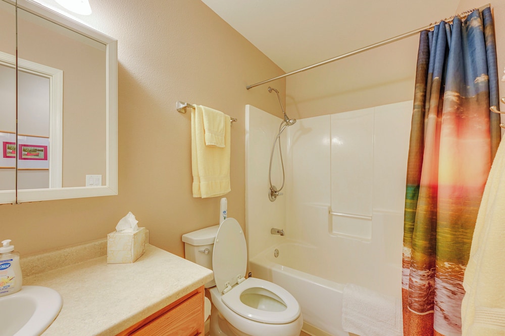 ~ 3 Mi to Ski & Hiking Trails: Soldotna Home