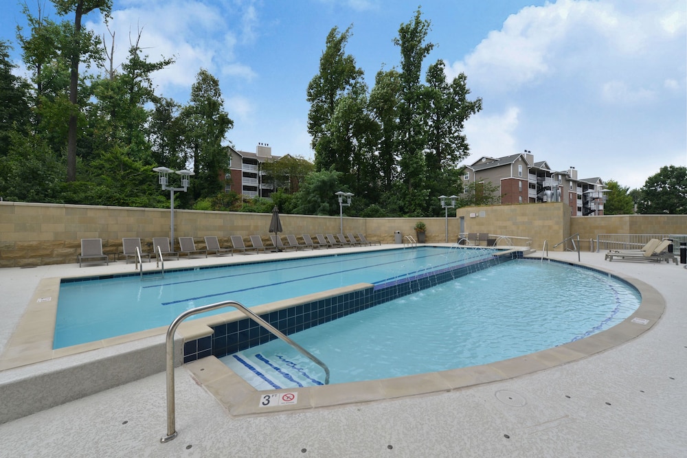 Ovation at Park Crest by Bridgestreet