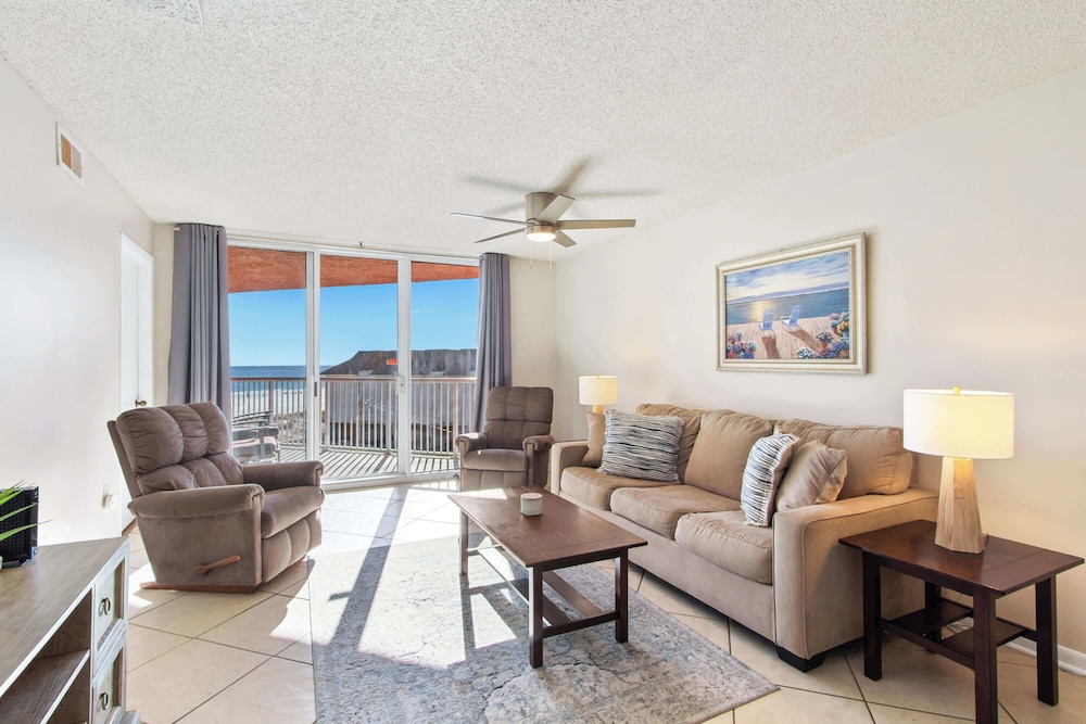 Gulf View 2 Bed Beaches Pool Dining and Fun