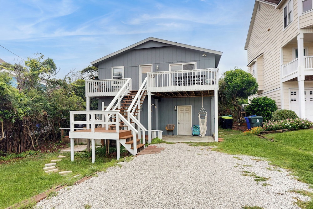 Entire House - Serenity in Surf City