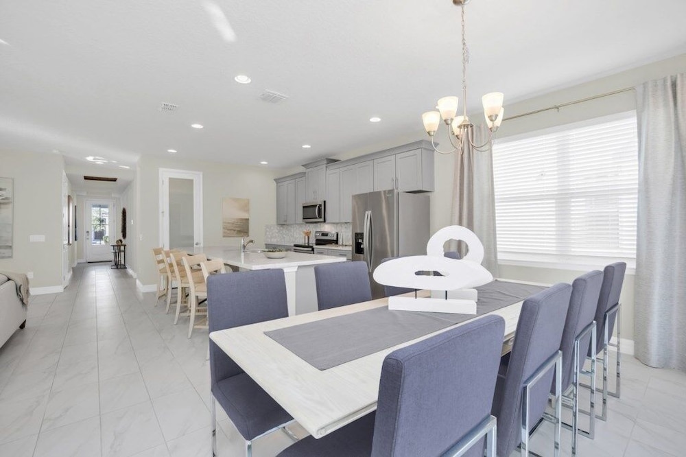 Florida Garden Luxury Home With Private Pool & Spa 6 Bedroom Villa
