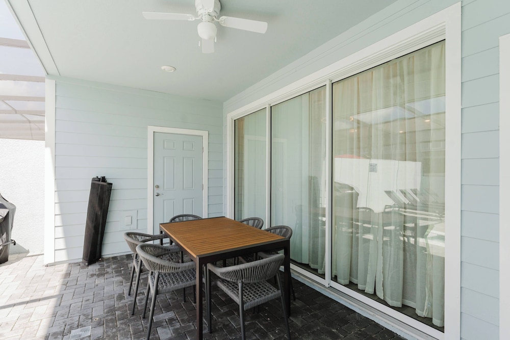 Family 5BR Windsor Island Princess Toy Story Rooms