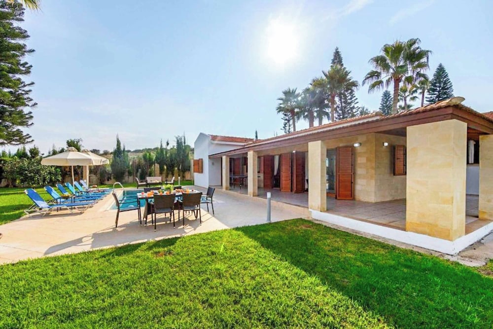 Villa Fostira