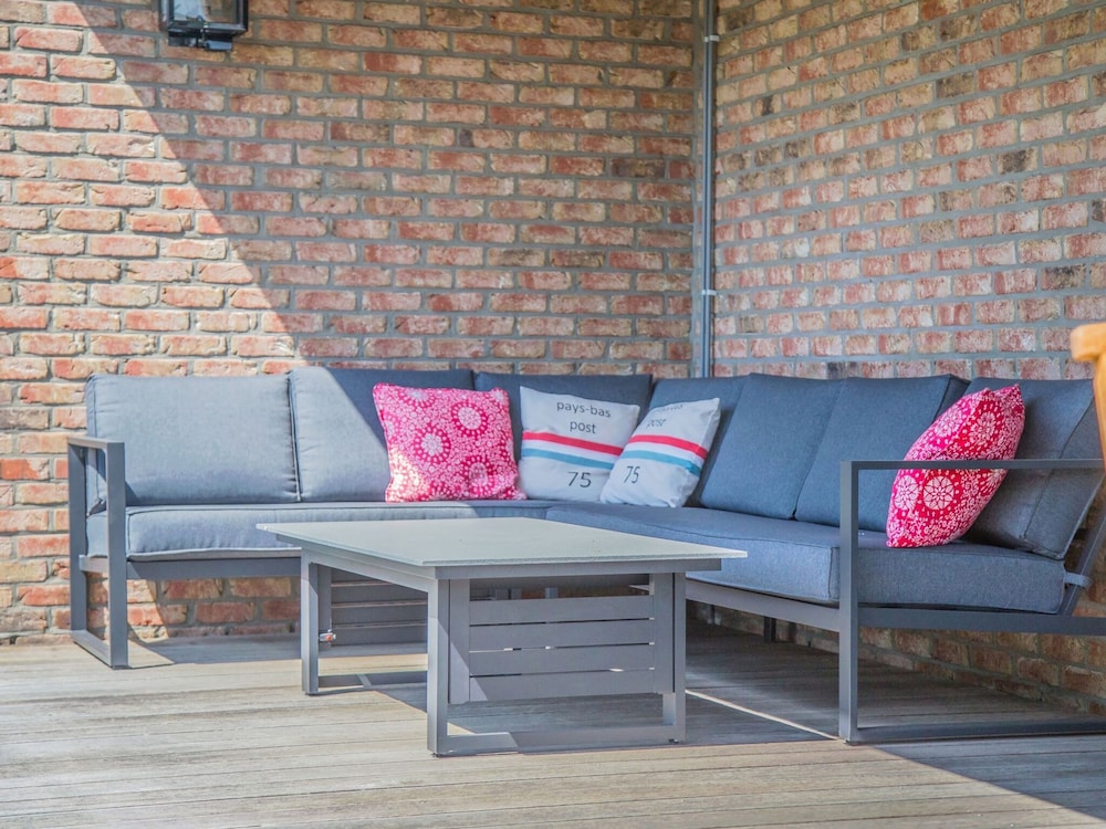 Holiday Home With a Terrace in Warisy
