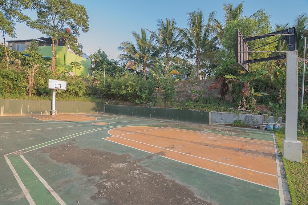 RedDoorz near Living Plaza Balikpapan