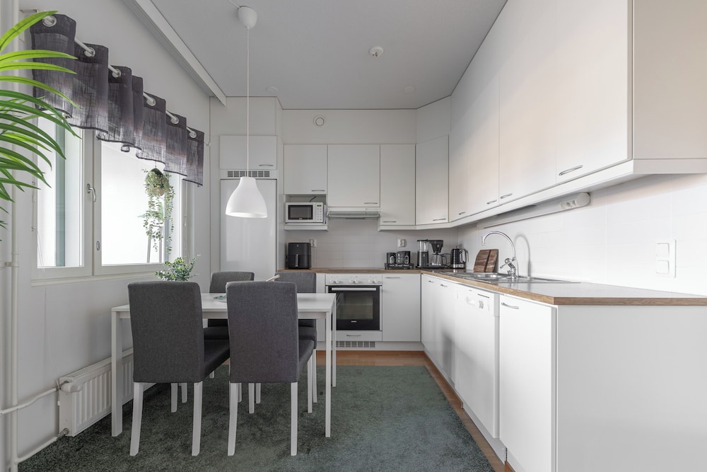 Homelike 1BR Apt. with Sauna & Parking