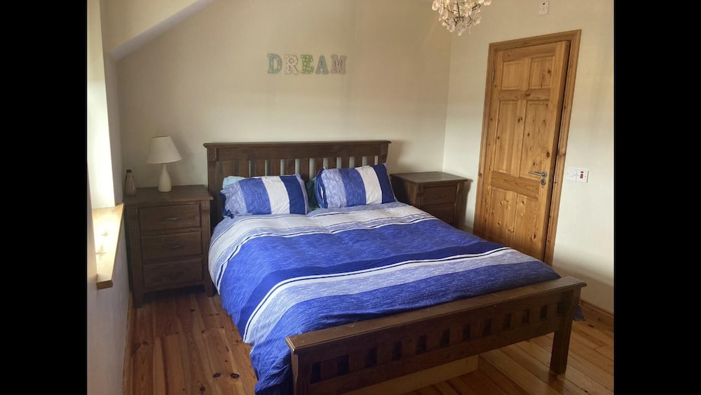 3-bed House Sleeps 6 With Patio view 4