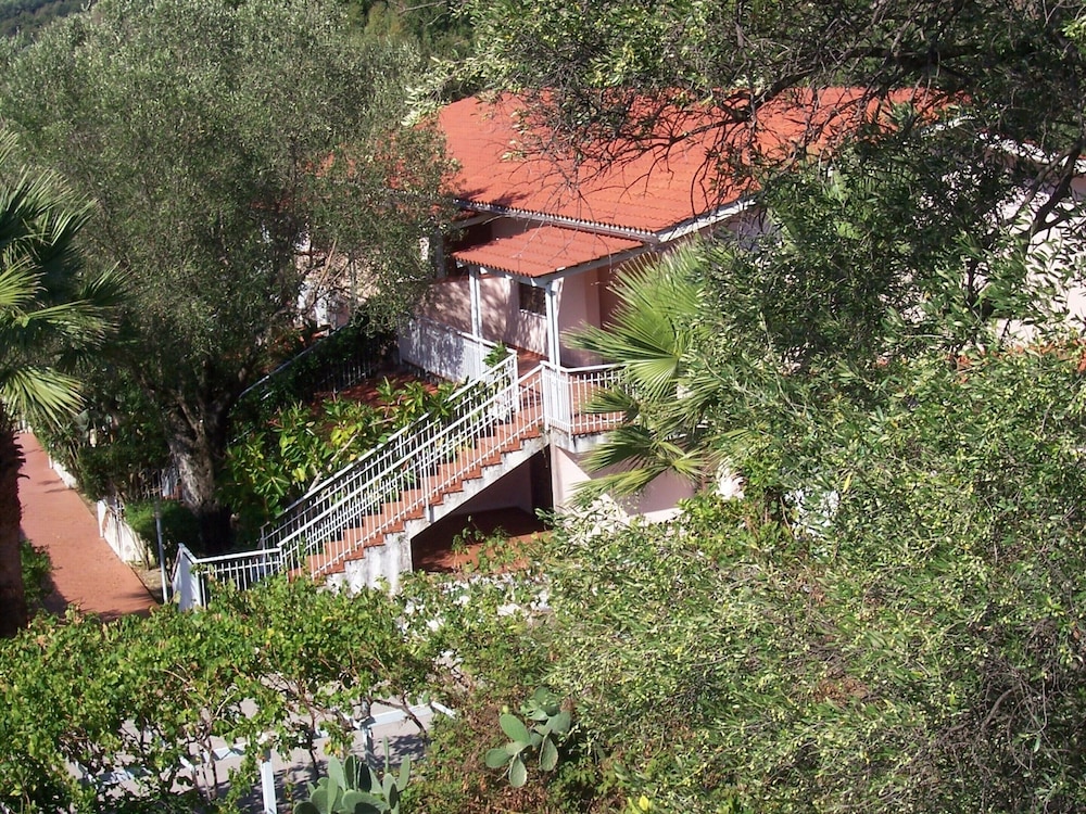 Belvilla by OYO Casa Blu view 3