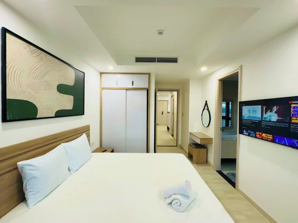 Gold Coast Balcony Serviced Apartment