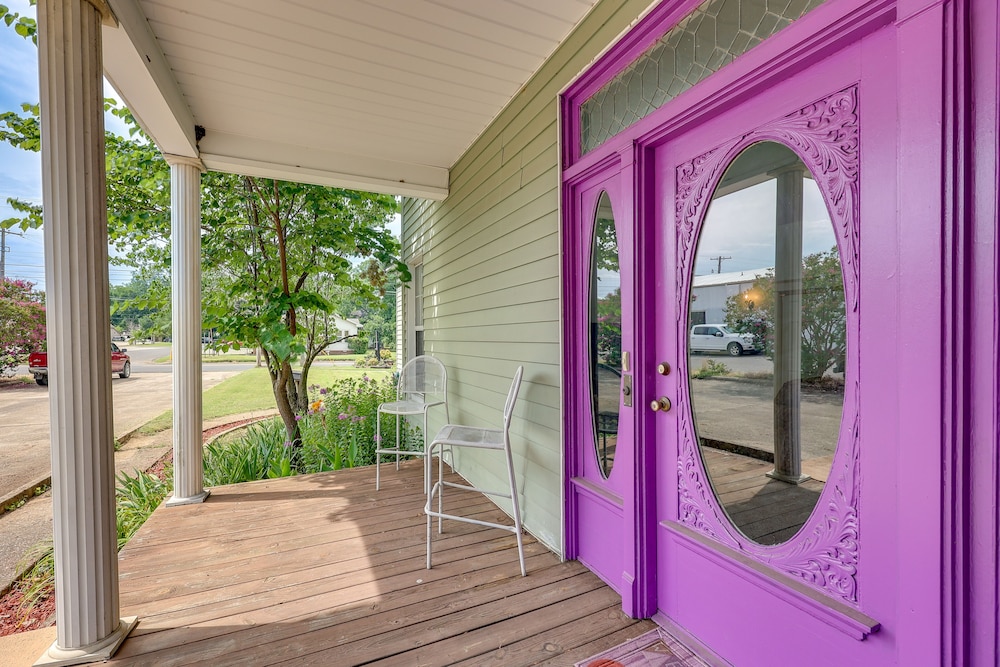 Paris Vacations - Paris Vacation Rental  15 Mi to Mount Magazine! - Property Image 20