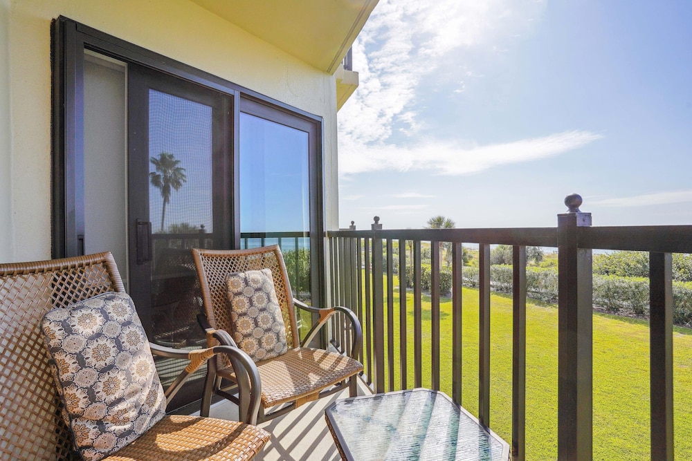 Land's End 10-304 Beach Front - Premier