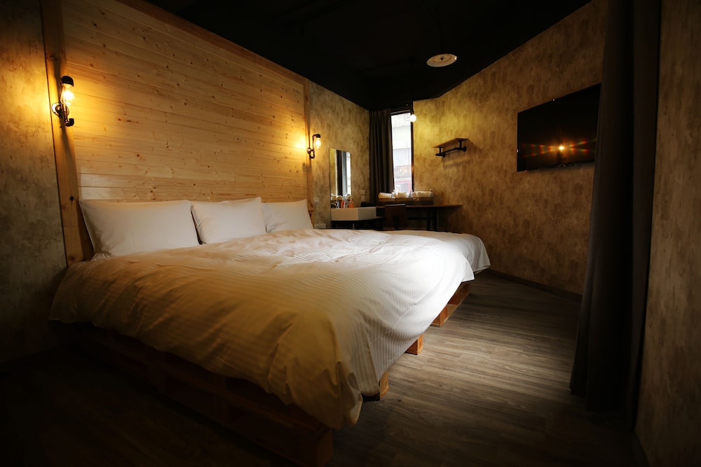 Nys Loft Hotel - Hostel