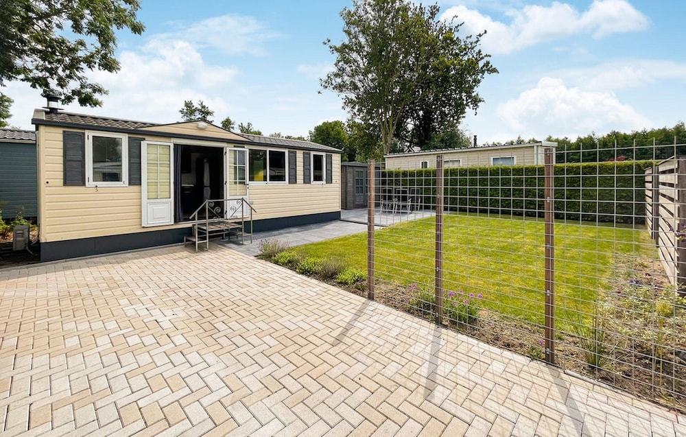 Chalet in Friesland Near Wadden Sea & Franeker
