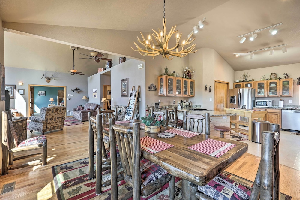 Mtn-view Cabin w/ Deck, 3 Mi to Cripple Creek! - Property Image 12