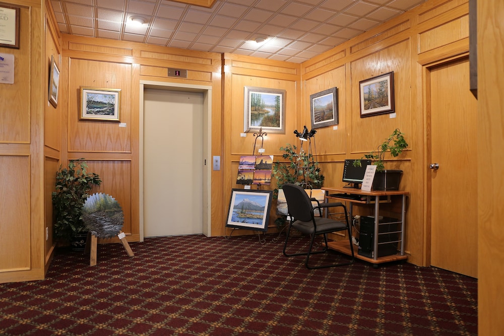Tamarack Motor Inn