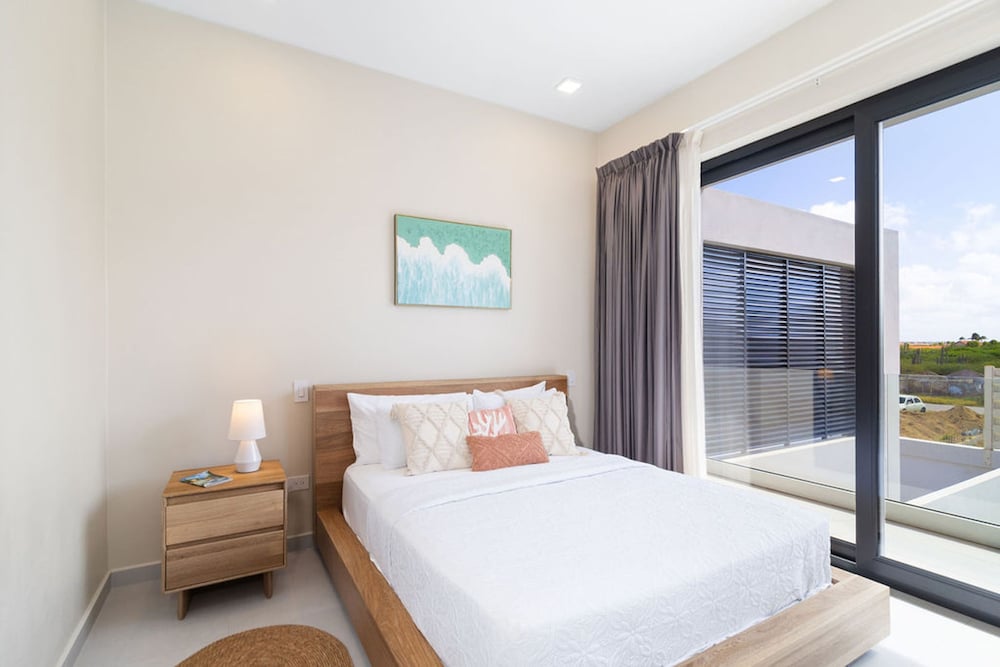 High-end Villa Walk to Beach Pool Ocean View