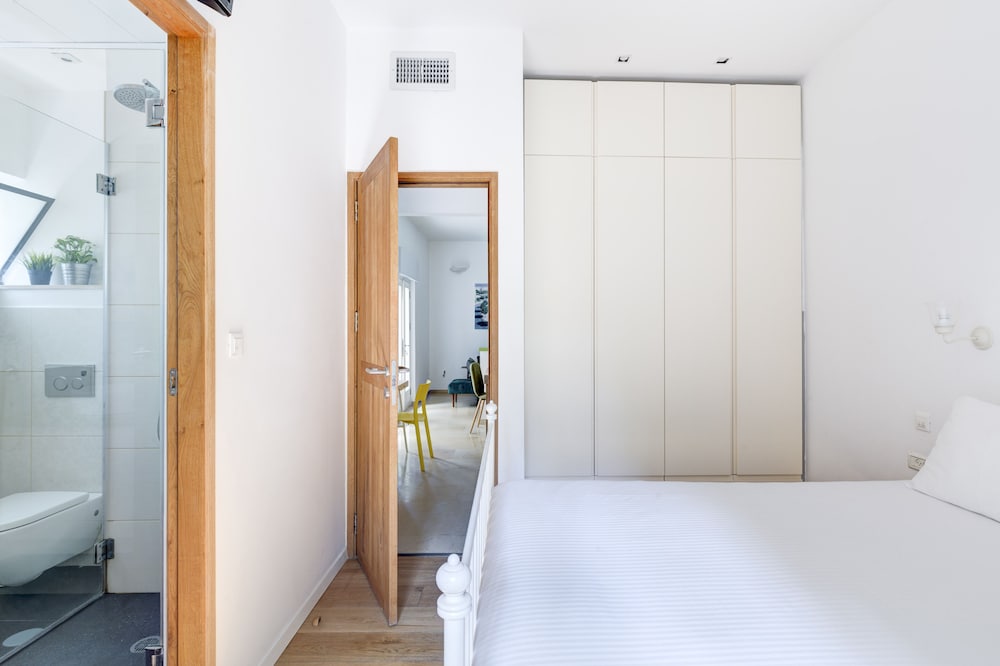 Diz 3 By TLV2rent
