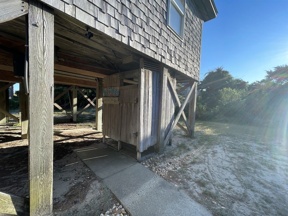 Chasing Sunsets 4 Bedroom Cottage