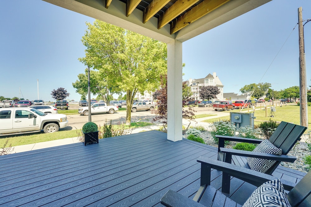 Modern Ludington Apartment Across From the Lake! view 3