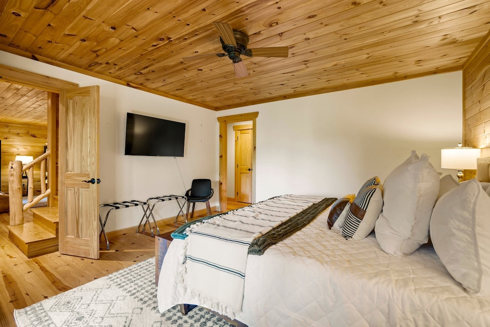 Eagle Nest Lodge Hot Tubs Mountain Views