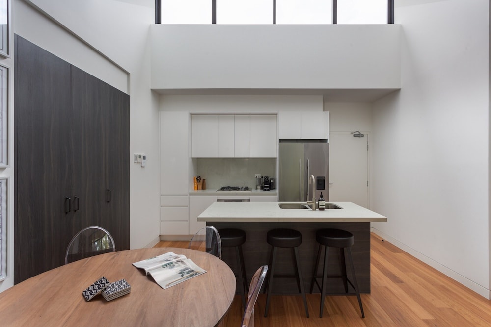 Stylish 2-bed Apartment With BBQ Patio Near Beach