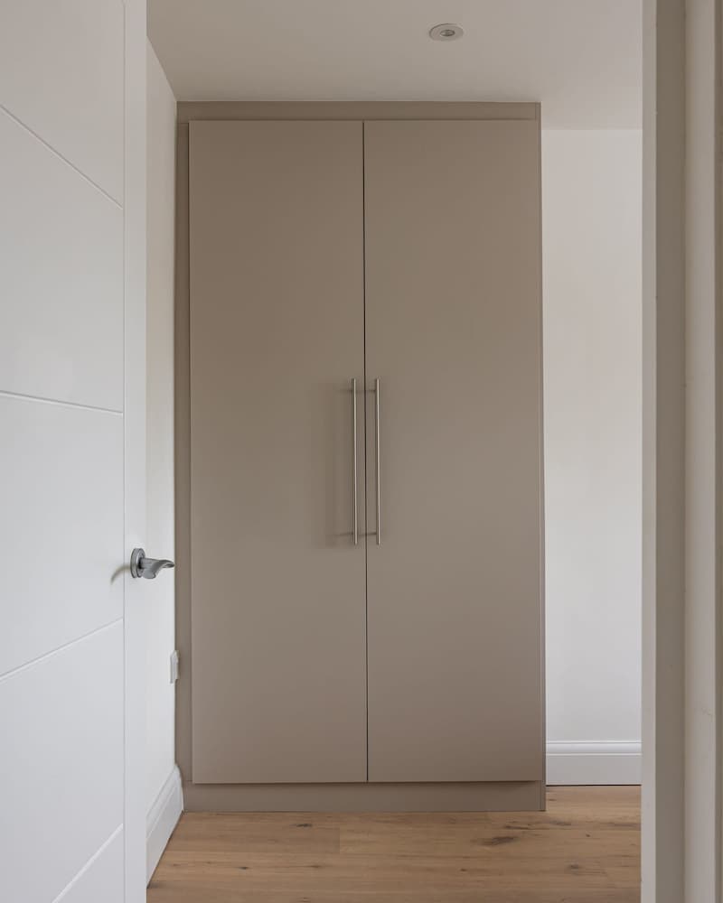 Modern Kensington Studio photo 3