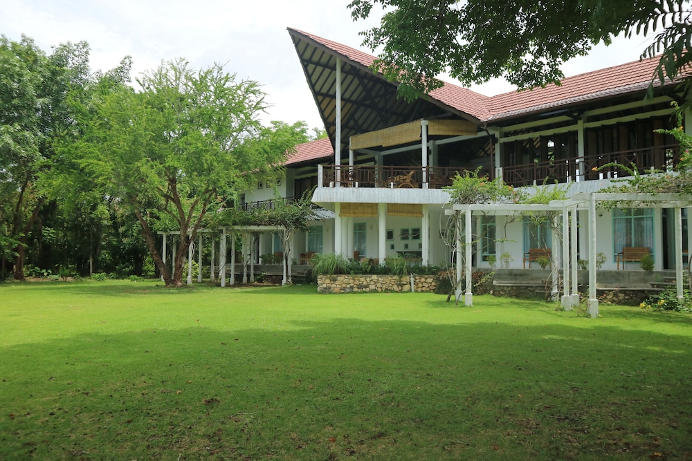 Bajo Komodo Eco Lodge
