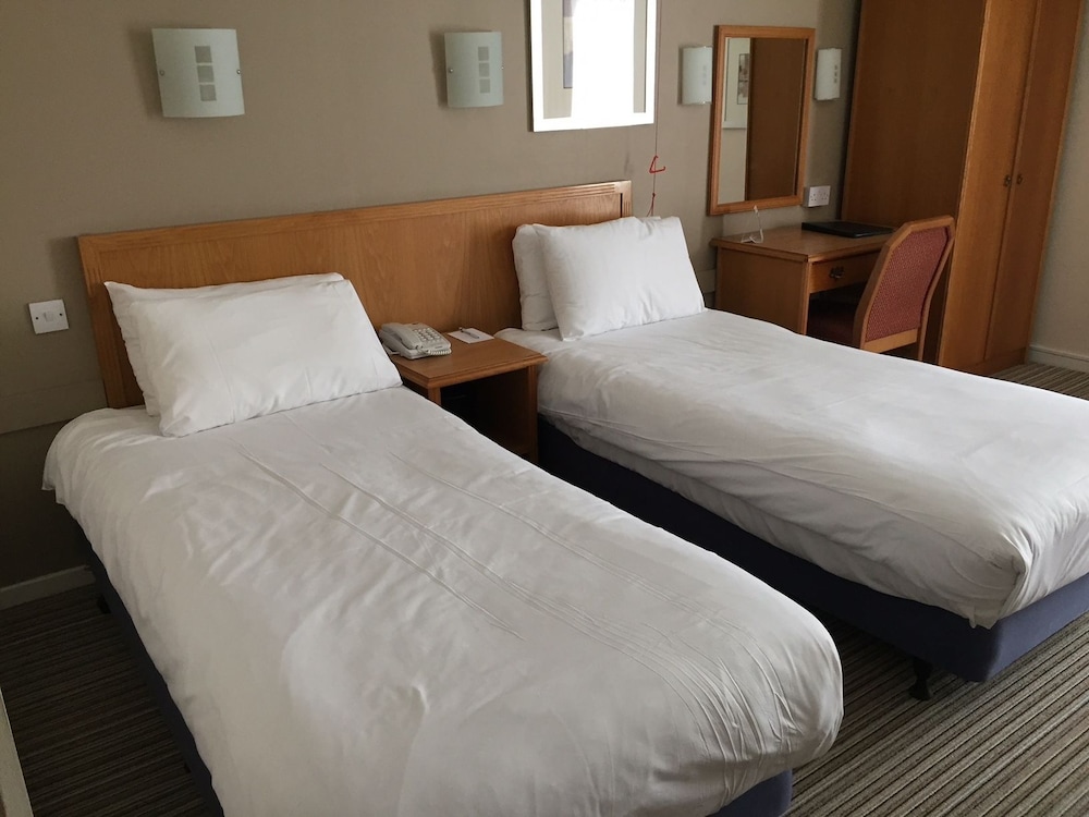 Aylesbury Vacations - Garden Court Hotel Aylesbury - Property Image 2