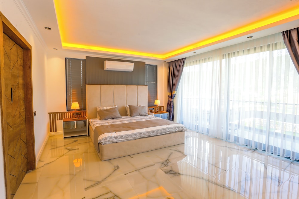 Villa White House