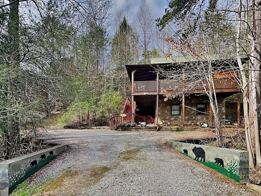 Scooter Bears Den by Jackson Mountain Rentals
