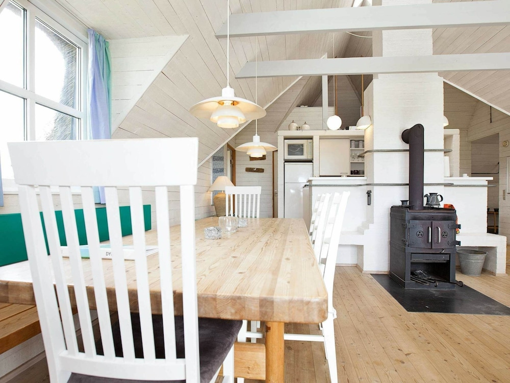 10 Person Holiday Home in Blavand
